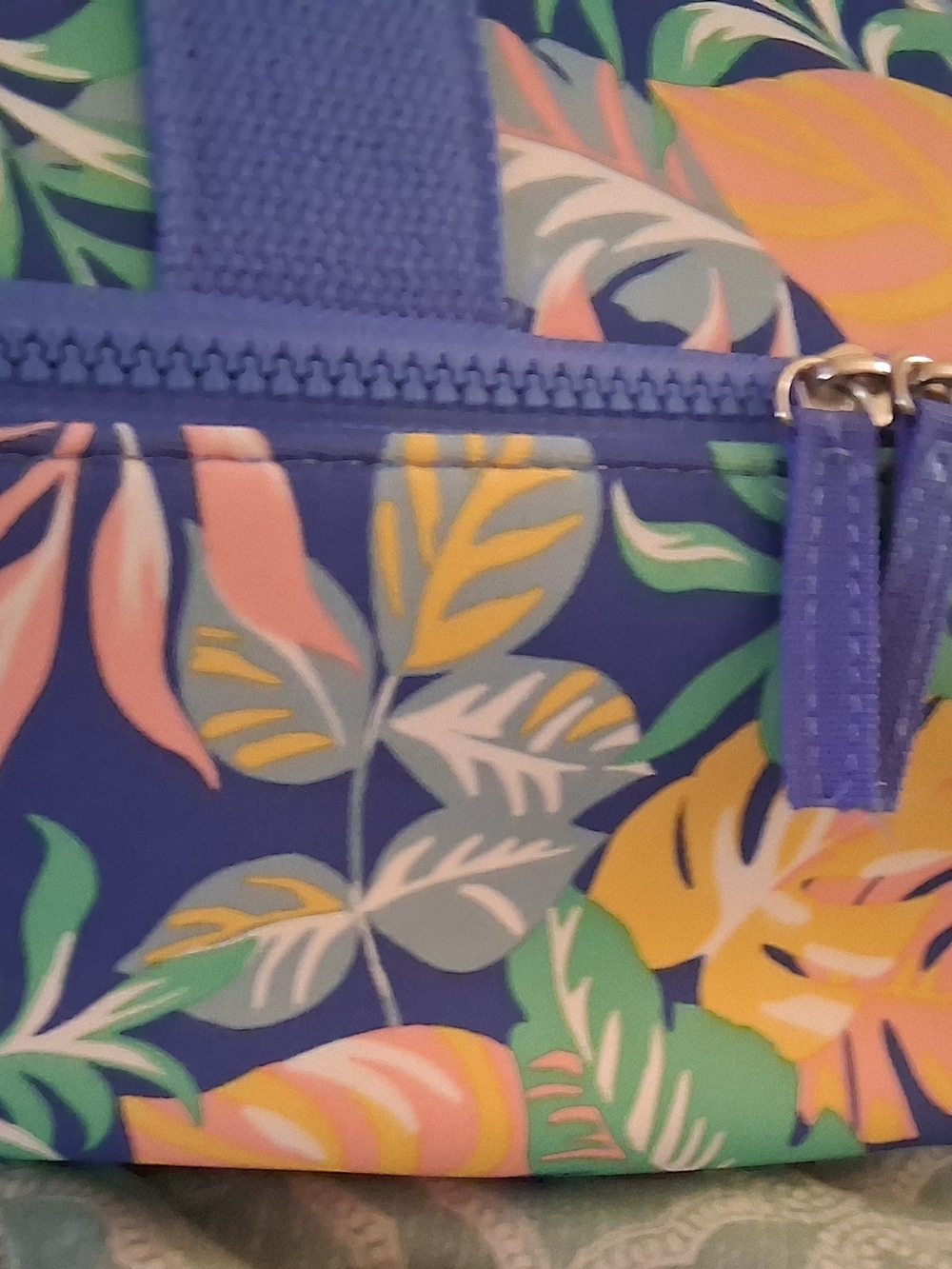 No Boundaries Floral Print Women's Tote Bag in Blue and Multi